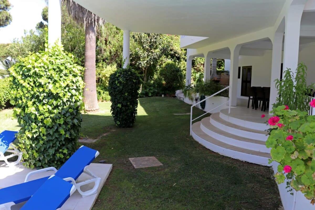 Villa Hibiscus, Great Location In Vilamoura, Lush Green Lawns And Garden Quarteira Exterior photo